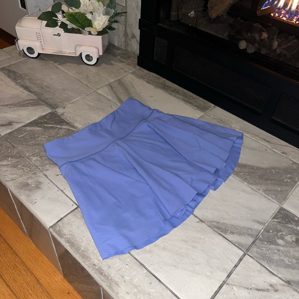Old Navy PowerSoft Skirt w/ Built-In Shorts - Picture 2 of 4